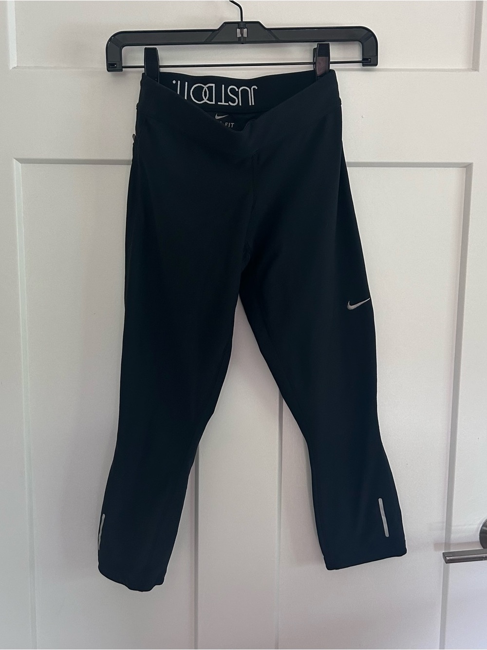 2000s Y2K Nike black capri dri-fit leggings in good condition